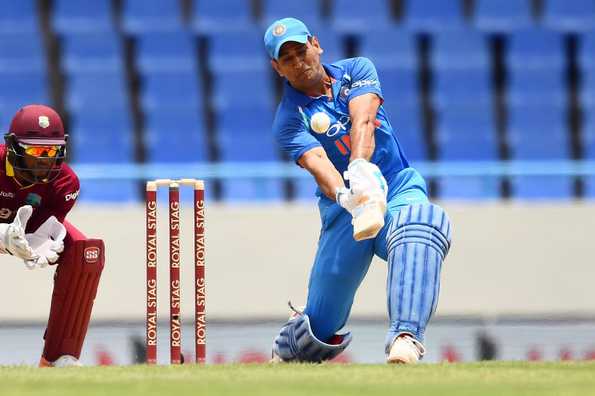 MS Dhoni stroked four boundaries and two sixes in his unbeaten 79-ball 78
