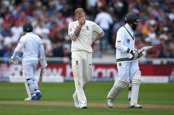 Amla and de Kock added runs at a quick pace in the second session. 