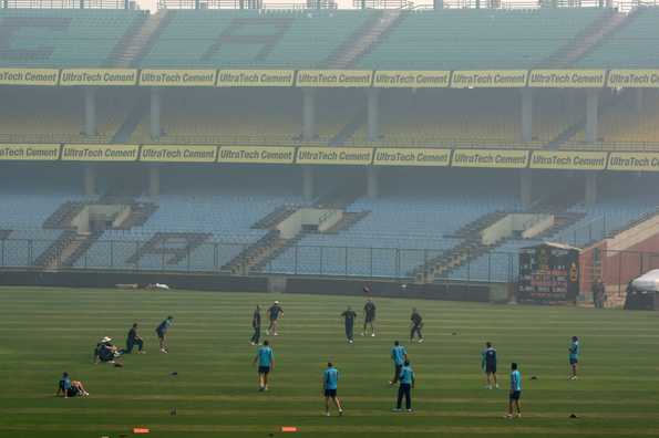 The infamous Delhi smog forces the officials to call off two Ranji games. Both the matches will now be held at a later date.