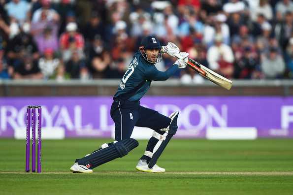 Alex Hales composed a fine hand of 55 for Rangpur Riders