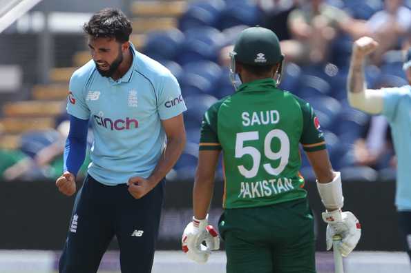 Saqib registered figures of 4/42.