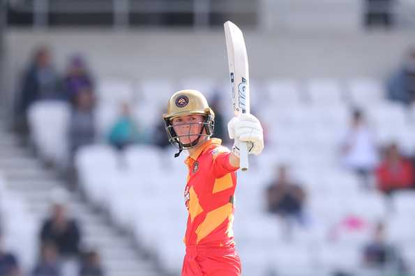Evelyn Jones's 64 trumped Lauren Winfield Hill's half-century