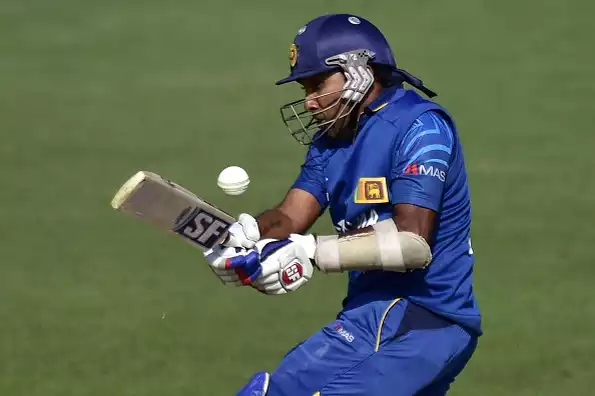 Mahela Jayawardene has agreed to represent Central Districts.