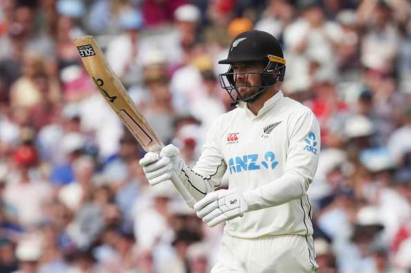 Tom Blundell went to stumps on Day 2 unbeaten on 90