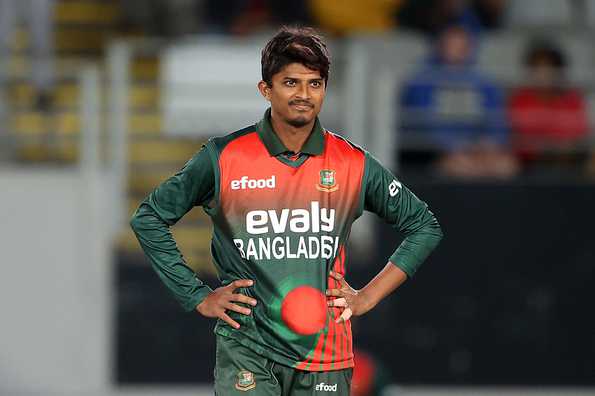 Mahedi picked 4 for 11 in Colombo and was named Player of the Match