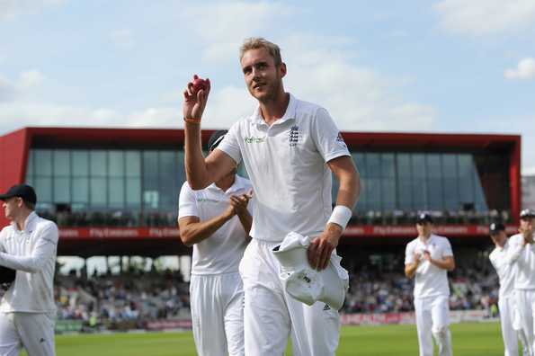 Stuart Broad of England salutes the crowd after taking six wickets during day one of 4th Investec Test match between England and India at Old Trafford on August 7, 2014 in Manchester, England. 