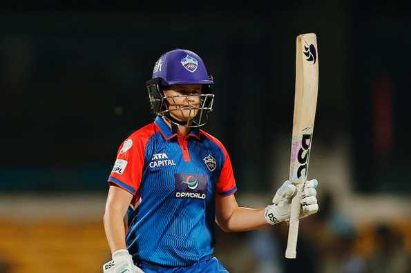 Jonassen hammered an unbeaten 61 in the chase.