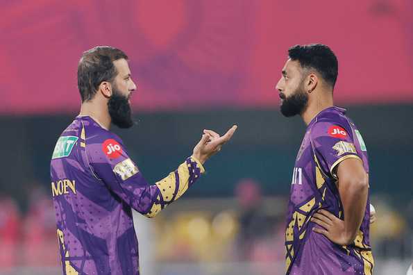 After a strong Powerplay that saw RR reach 54/1, KKR's spinners tightened the screws, conceding just 38 runs for four wickets in overs 7-13