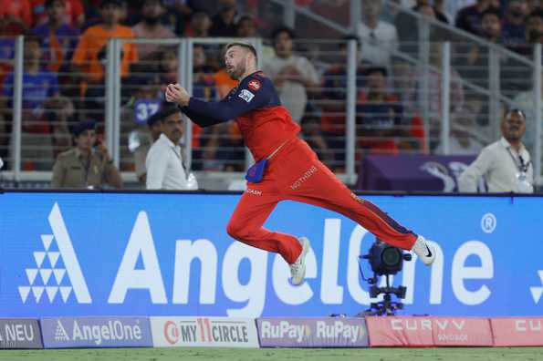 Salt took a crucial boundary-line catch to send Priyansh Arya on his way back. 