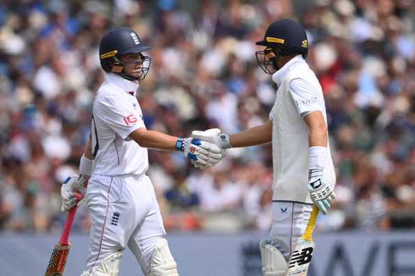 Pope and Root scored unbeaten fifties by Lunch on Day 3. Pope and Root scored unbeaten fifties by Lunch on Day 3.