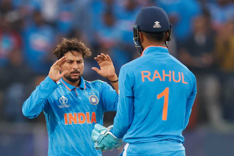 Daryl Mitchell targetted Kuldeep Yadav in the middle overs but the wrist spinners managed to pick up two wickets