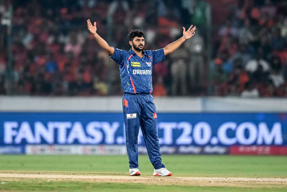 Shardul picked 4/34 to keep SRH to 190/9.